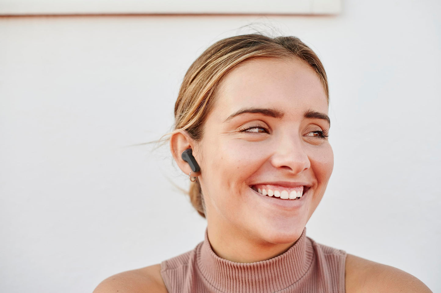 JBL Wave Beam – Kabellose In-Ear-Kopfhörer mit IP54/IPX2, Freisprechfunktion, 32 Std. Akkulaufzeit – Schwarz