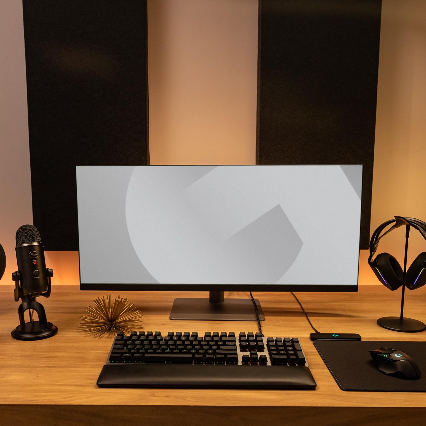 Logitech G733 LIGHTSPEED Kabelloses Gaming-Headset – RGB, Blue VO!CE Mikrofon, 29 Std. Akku – Schwarz