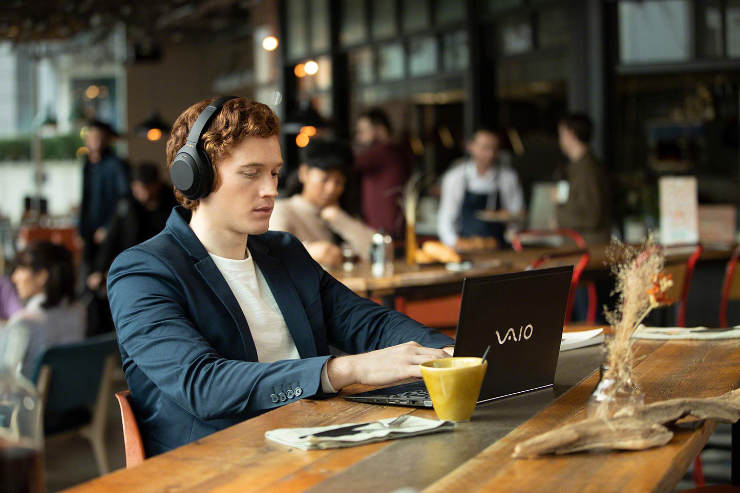 Sony WH-1000XM4 Kabellose Over-Ear Kopfhörer – Noise Cancelling, 30h Akku, Touch-Steuerung, Schwarz